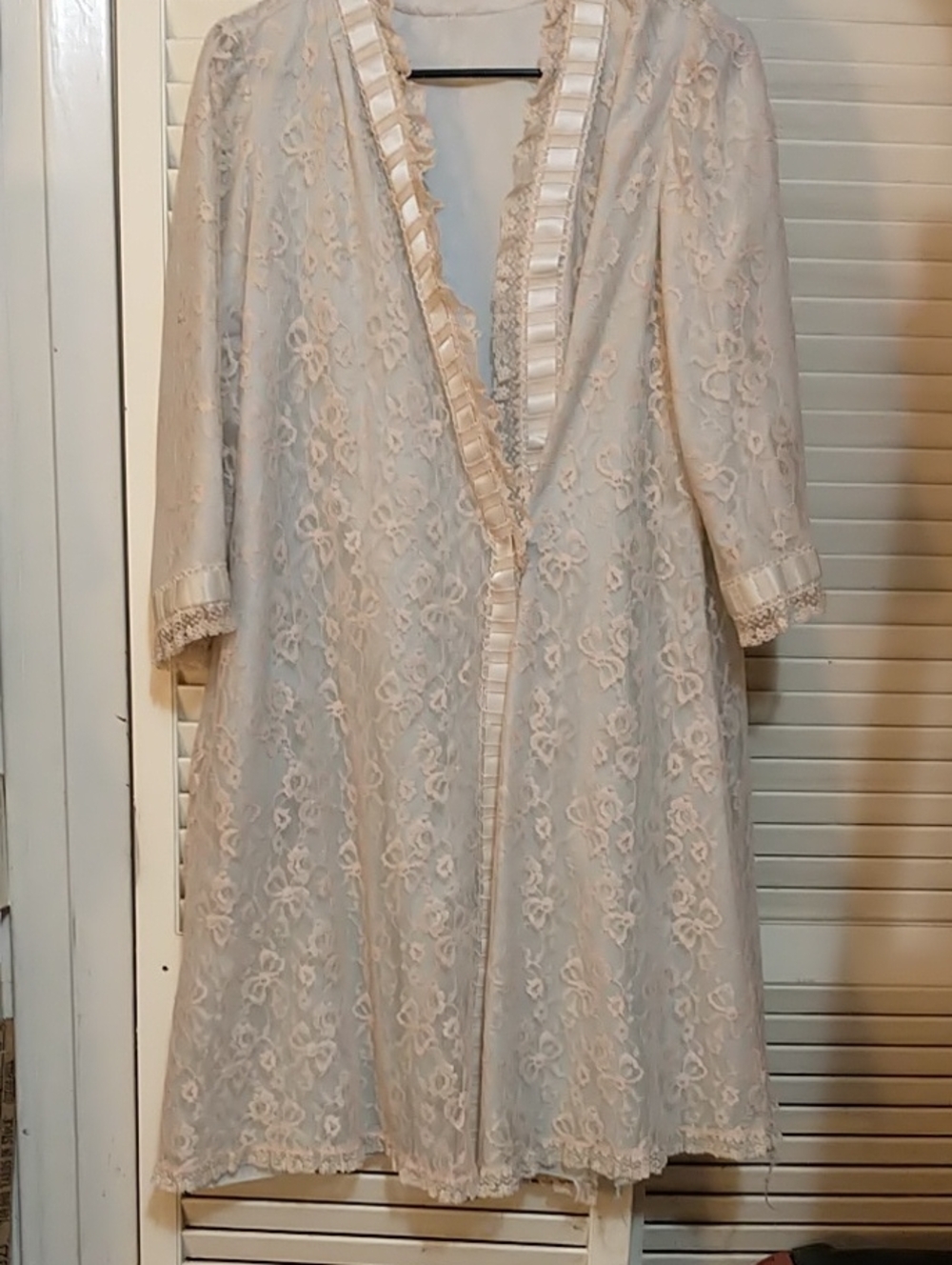 VTG Odette Women's double breasted pink blue Lace Robe woven satin ribbon Trim